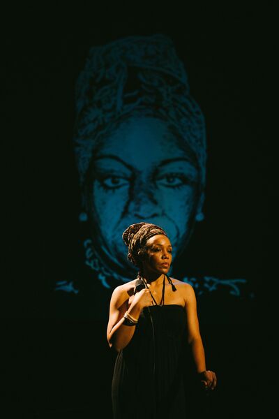 kulturschiene-fola-dada-mit-band