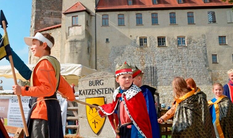 bogenschiessen-auf-burg-katzenstein