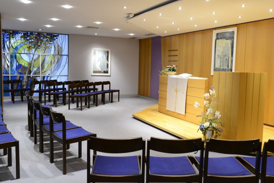 gottesdienst-in-der-klinik-kapelle-pfarrerin-kettinger