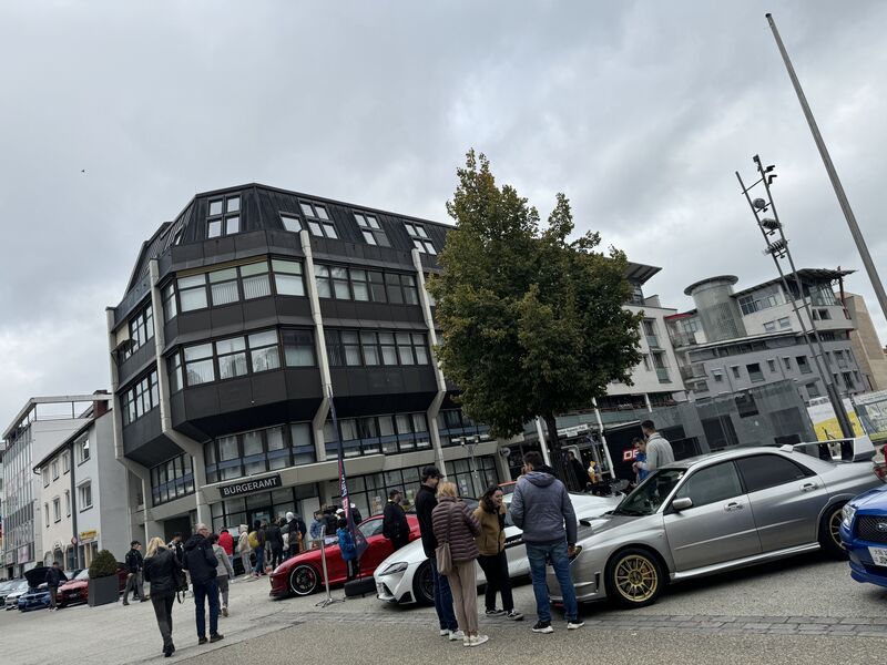 grosse-city-autoschau-mit-verkaufsoffenem-sonntag-tuning-meile
