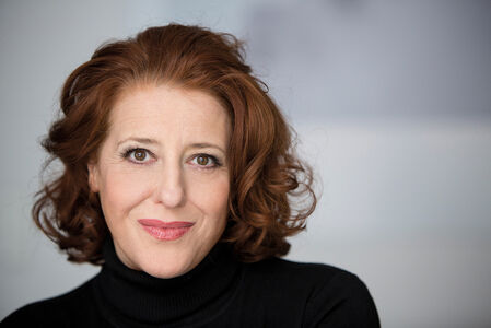 Luise Kinseher - MARY FROM BAVARY  Endlich solo!